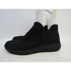 Clarks Collection Womens Size 10 M Black Suede Zip Fashion Ankle Boots Booties